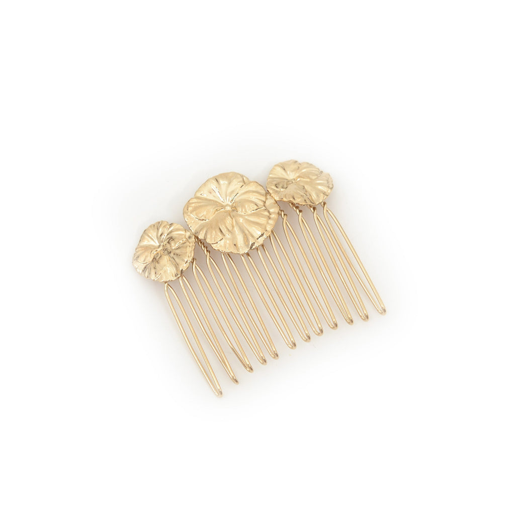 peigne fleurs triple azalée sur fond blanc